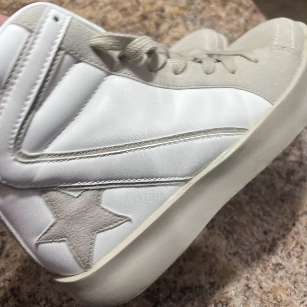 Women’s Modern Rebel Boutique Shoes Size 10